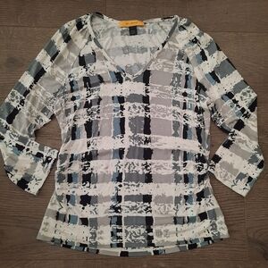 St. John Long Sleeve V neck Shirt